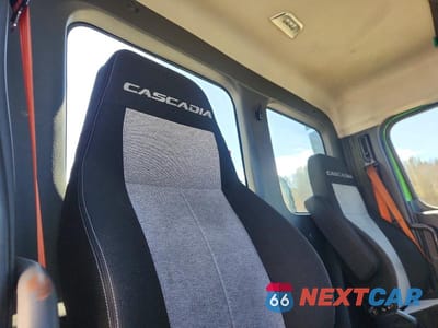 Zdjęcie 6 z 10 samochodu: 2020 FREIGHTLINER CASCADIA 116 SEMI TRUCK VIN:1FUJHTDV7LLLC2050 - miniatura