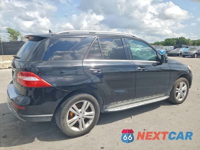 Trzecie zdjęcie samochodu z tyłu: 2015 MERCEDES-BENZ ML 350 VIN:4JGDA5JB5FA500066 - miniatura