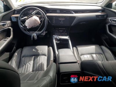 Zdjęcie 8 z 12 samochodu: 2019 AUDI E-TRON PRESTIGE VIN:WA1VABGE1KB013289 - miniatura