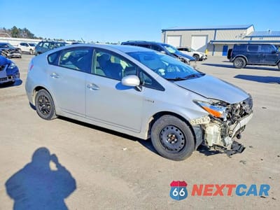 Czwarte zdjęcie samochodu z boku: 2015 TOYOTA PRIUS VIN:JTDKN3DU5F0409421 - miniatura