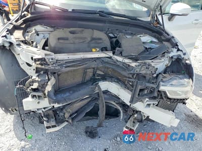 Zdjęcie 12 z 14 samochodu: 2019 VOLVO XC60 T5 MOMENTUM VIN:LYV102DK9KB376441 - miniatura