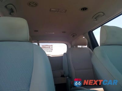 Zdjęcie 10 z 13 samochodu: 2018 KIA SEDONA VIN:KNDMA5C16J6378032 - miniatura