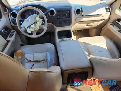 Zdjęcie 8 z 14 samochodu: 2003 FORD EXPEDITION EDDIE BAUER VIN:1FMEU17W53LA49042 - miniatura