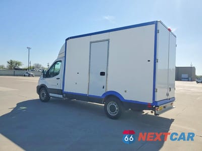 Trzecie zdjęcie samochodu z tyłu: 2022 FORD TRANSIT DELIVERY TRUCK VIN:1FDBW5Z85NKA01715 - miniatura