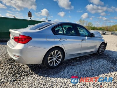 Trzecie zdjęcie samochodu z tyłu: 2017 BMW 320 I VIN:WBA8E1G56HNU13077 - miniatura