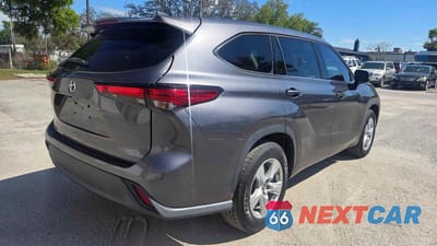 Czwarte zdjęcie samochodu z boku: 2021 TOYOTA HIGHLANDER L VIN:5TDCZRAH2MS064913 - miniatura