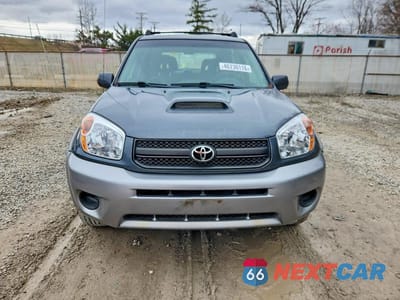 Piąte zdjęcie samochodu w środku: 2004 TOYOTA RAV4 BASE VIN:JTEGD20VX40016430 - miniatura