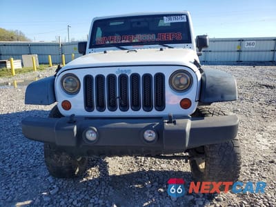 Piąte zdjęcie samochodu w środku: 2012 JEEP WRANGLER UNLIMITED SAHARA VIN:1C4BJWEG6CL205775 - miniatura