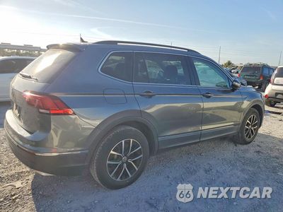 Trzecie zdjęcie samochodu z tyłu: 2021 VOLKSWAGEN TIGUAN SE VIN:3VV3B7AX2MM128370 - miniatura
