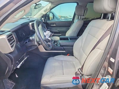 Zdjęcie 7 z 11 samochodu: 2024 TOYOTA TUNDRA DOUBLE CAB SR VIN:5TFLA5DA9RX177953 - miniatura