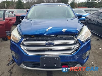 Piąte zdjęcie samochodu w środku: 2017 FORD ESCAPE SE VIN:1FMCU9GD5HUD35673 - miniatura
