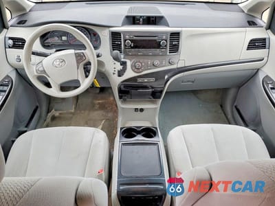 Zdjęcie 8 z 12 samochodu: 2012 TOYOTA SIENNA LE 7-PASSENGER VIN:5TDJK3DCXCS033559 - miniatura