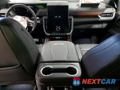 Zdjęcie 8 z 13 samochodu: 2025 GMC YUKON XL DENALI VIN:1GKS2JRL6SR319699 - miniatura