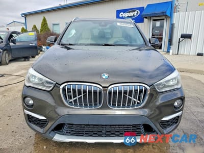 Piąte zdjęcie samochodu w środku: 2018 BMW X1 SDRIVE28I VIN:WBXHU7C30J5H43094 - miniatura