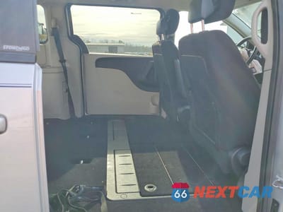 Zdjęcie 11 z 13 samochodu: 2011 DODGE GRAND CARAVAN MAINSTREET VIN:2D4RN3DG3BR636151 - miniatura