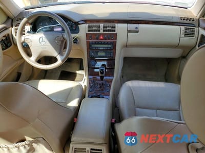 Zdjęcie 8 z 11 samochodu: 2001 MERCEDES-BENZ E 320 VIN:WDBJF65JX1B354751 - miniatura