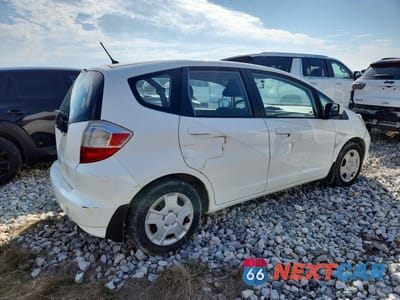 Trzecie zdjęcie samochodu z tyłu: 2013 HONDA FIT VIN:JHMGE8H32DC048938 - miniatura