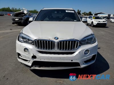 Piąte zdjęcie samochodu w środku: 2017 BMW X5 XDRIVE35I VIN:5UXKR0C5XH0V67767 - miniatura