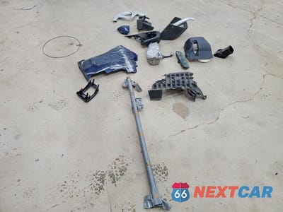 Zdjęcie 13 z 13 samochodu: 2015 TOYOTA PRIUS TWO VIN:JTDKN3DU0F1873999 - miniatura