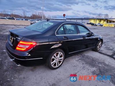 Trzecie zdjęcie samochodu z tyłu: 2013 MERCEDES-BENZ C 300 4MATIC VIN:WDDGF8AB6DR286892 - miniatura