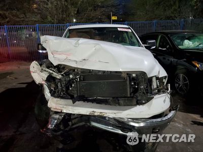 Piąte zdjęcie samochodu w środku: 2018 RAM 1500 SLT VIN:1C6RR7GM7JS227407 - miniatura