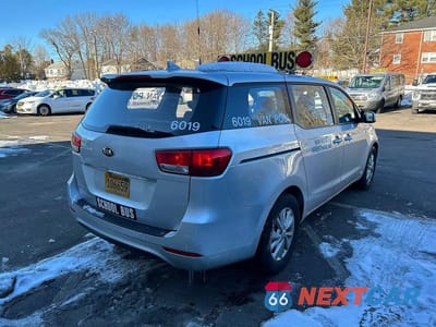 Czwarte zdjęcie samochodu z boku: 2017 KIA SEDONA L VIN:KNDMA5C14H6259678 - miniatura