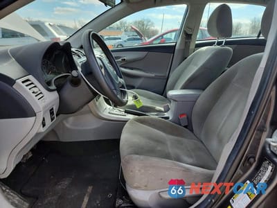 Zdjęcie 7 z 12 samochodu: 2013 TOYOTA COROLLA LE VIN:2T1BU4EE7DC040306 - miniatura