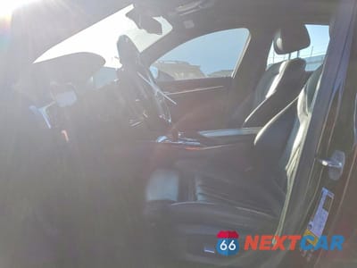 Zdjęcie 7 z 12 samochodu: 2018 BMW 530 XI VIN:WBAJA7C55JG908175 - miniatura
