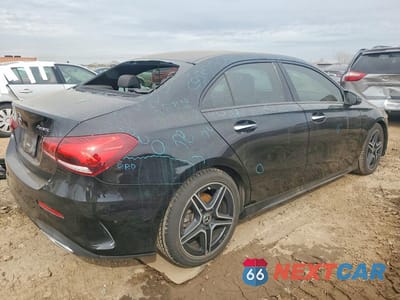 Trzecie zdjęcie samochodu z tyłu: 2020 MERCEDES-BENZ A 220 4MATIC VIN:W1K3G4FBXLJ235776 - miniatura