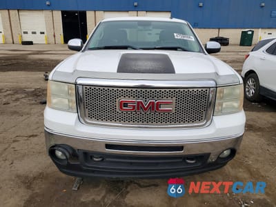 Piąte zdjęcie samochodu w środku: 2010 GMC SIERRA K1500 SLE VIN:3GTRKVE3XAG263269 - miniatura