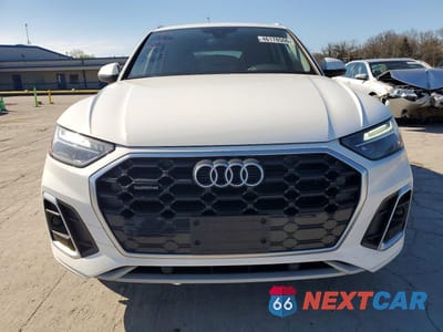 Piąte zdjęcie samochodu w środku: 2023 AUDI Q5 PREMIUM 45 VIN:WA1GAAFY7P2149867 - miniatura