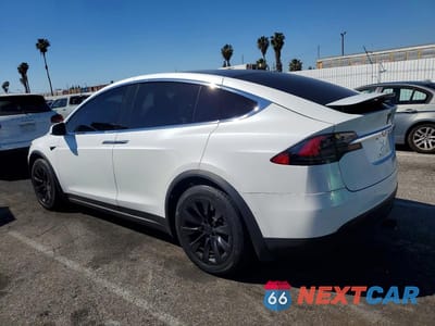 Drugie zdjęcie samochodu z przodu: 2020 TESLA MODEL X VIN:5YJXCBE20LF231403 - miniatura