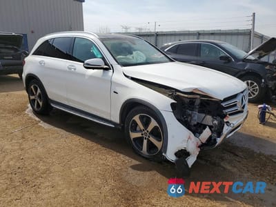 Czwarte zdjęcie samochodu z boku: 2019 MERCEDES-BENZ GLC 350E VIN:WDC0G5EB1KF617713 - miniatura