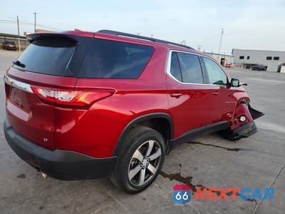 Trzecie zdjęcie samochodu z tyłu: 2021 CHEVROLET TRAVERSE LT VIN:1GNERHKW5MJ230345 - miniatura