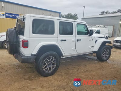 Trzecie zdjęcie samochodu z tyłu: 2025 JEEP WRANGLER SAHARA VIN:1C4PJXEN4SW506035 - miniatura