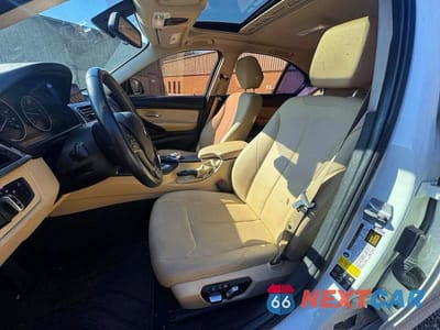 Piąte zdjęcie samochodu w środku: 2017 BMW 320 XI VIN:WBA8E5G32HNU45255 - miniatura