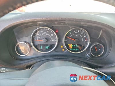 Zdjęcie 9 z 12 samochodu: 2015 JEEP WRANGLER UNLIMITED SAHARA VIN:1C4BJWEG9FL547435 - miniatura