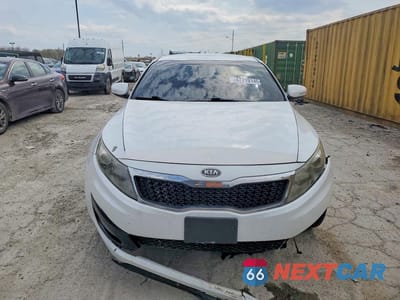Piąte zdjęcie samochodu w środku: 2012 KIA OPTIMA LX VIN:5XXGM4A79CG027142 - miniatura
