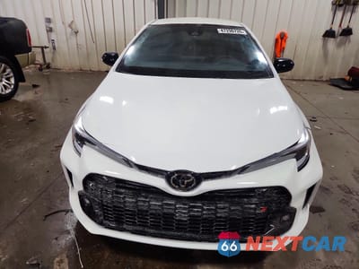 Piąte zdjęcie samochodu w środku: 2024 TOYOTA GR COROLLA PREMIUM VIN:JTNABAAE1RA014880 - miniatura