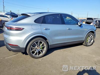 Trzecie zdjęcie samochodu z tyłu: 2022 PORSCHE CAYENNE E HYBRID COUPE VIN:WP1BE2AY8NDA51058 - miniatura