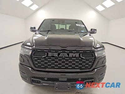 Piąte zdjęcie samochodu w środku: 2025 RAM 1500 BIG HORN VIN:1C6SRFFP7SN675573 - miniatura