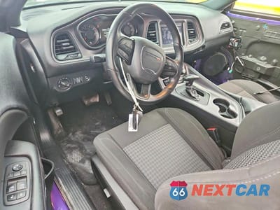 Zdjęcie 8 z 13 samochodu: 2023 DODGE CHALLENGER SXT VIN:2C3CDZAG0PH652774 - miniatura