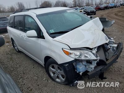 Czwarte zdjęcie samochodu z boku: 2017 TOYOTA SIENNA LE VIN:5TDKZ3DC2HS852105 - miniatura