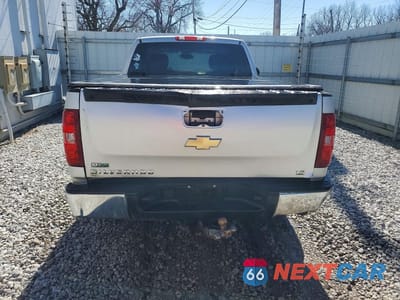 Zdjęcie 6 z 11 samochodu: 2011 CHEVROLET SILVERADO K1500 LS VIN:1GCRKREA4BZ223647 - miniatura