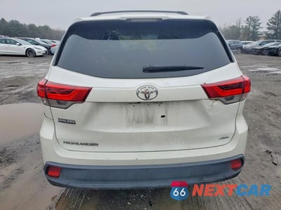 Zdjęcie 6 z 13 samochodu: 2019 TOYOTA HIGHLANDER LE VIN:5TDBZRFH8KS728777 - miniatura