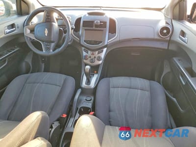 Zdjęcie 8 z 13 samochodu: 2014 CHEVROLET SONIC LT VIN:1G1JC6SH2E4217799 - miniatura
