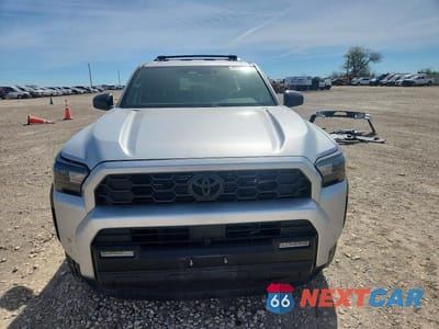 Piąte zdjęcie samochodu w środku: 2025 TOYOTA 4RUNNER TRD OFF-ROAD HV VIN:JTEVB5BR1S5010031 - miniatura