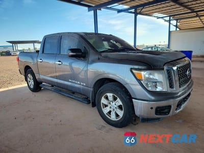 Czwarte zdjęcie samochodu z boku: 2018 NISSAN TITAN SV VIN:1N6AA1E69JN507713 - miniatura