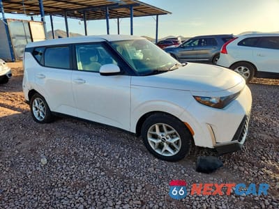 Czwarte zdjęcie samochodu z boku: 2023 KIA SOUL LX VIN:KNDJ23AU9P7851474 - miniatura