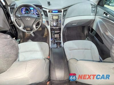 Zdjęcie 8 z 11 samochodu: 2011 HYUNDAI SONATA HYBRID BASE VIN:KMHEC4A45BA004723 - miniatura